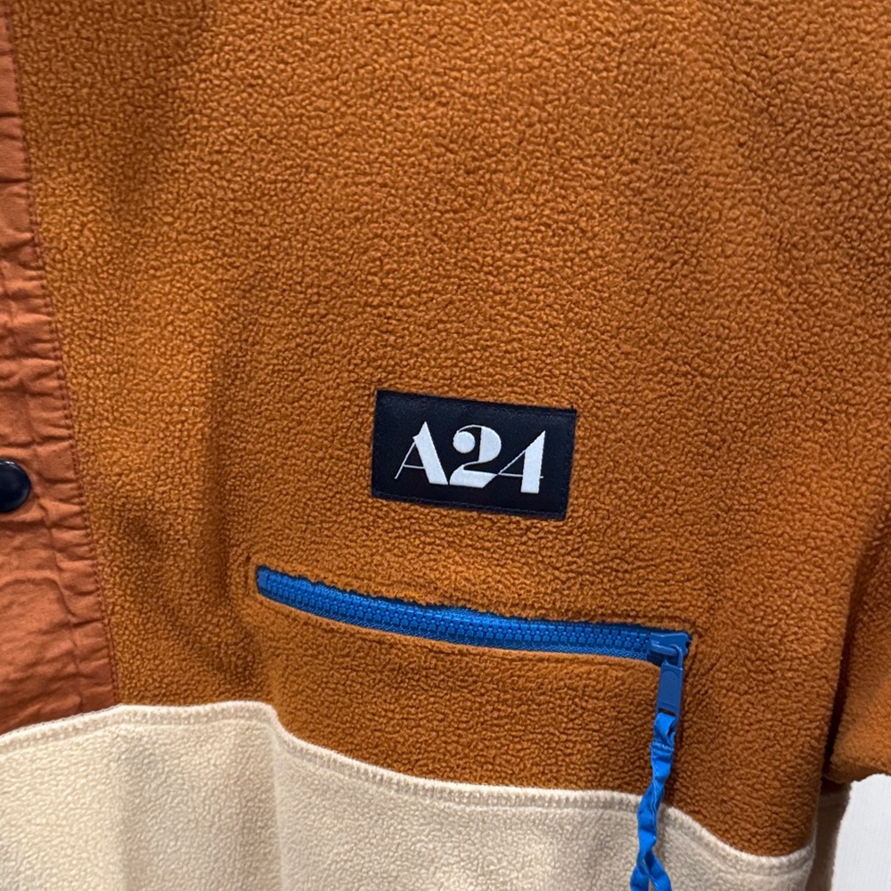 A24 Pullover - image 3